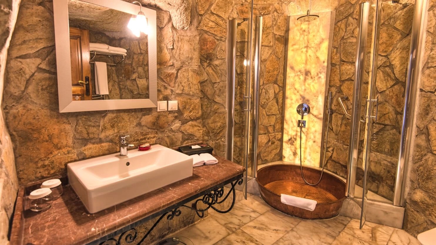 Museum Hotel · Castle Cave